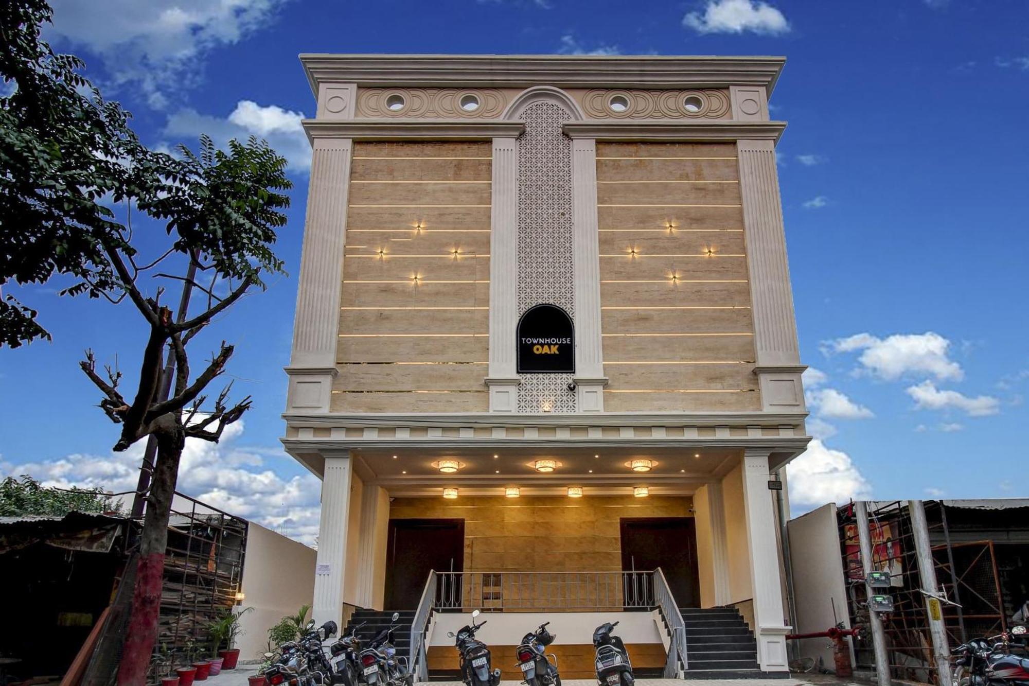 Hotel Super Townhouse Oak Aurelia Grand Lucknow Exterior foto