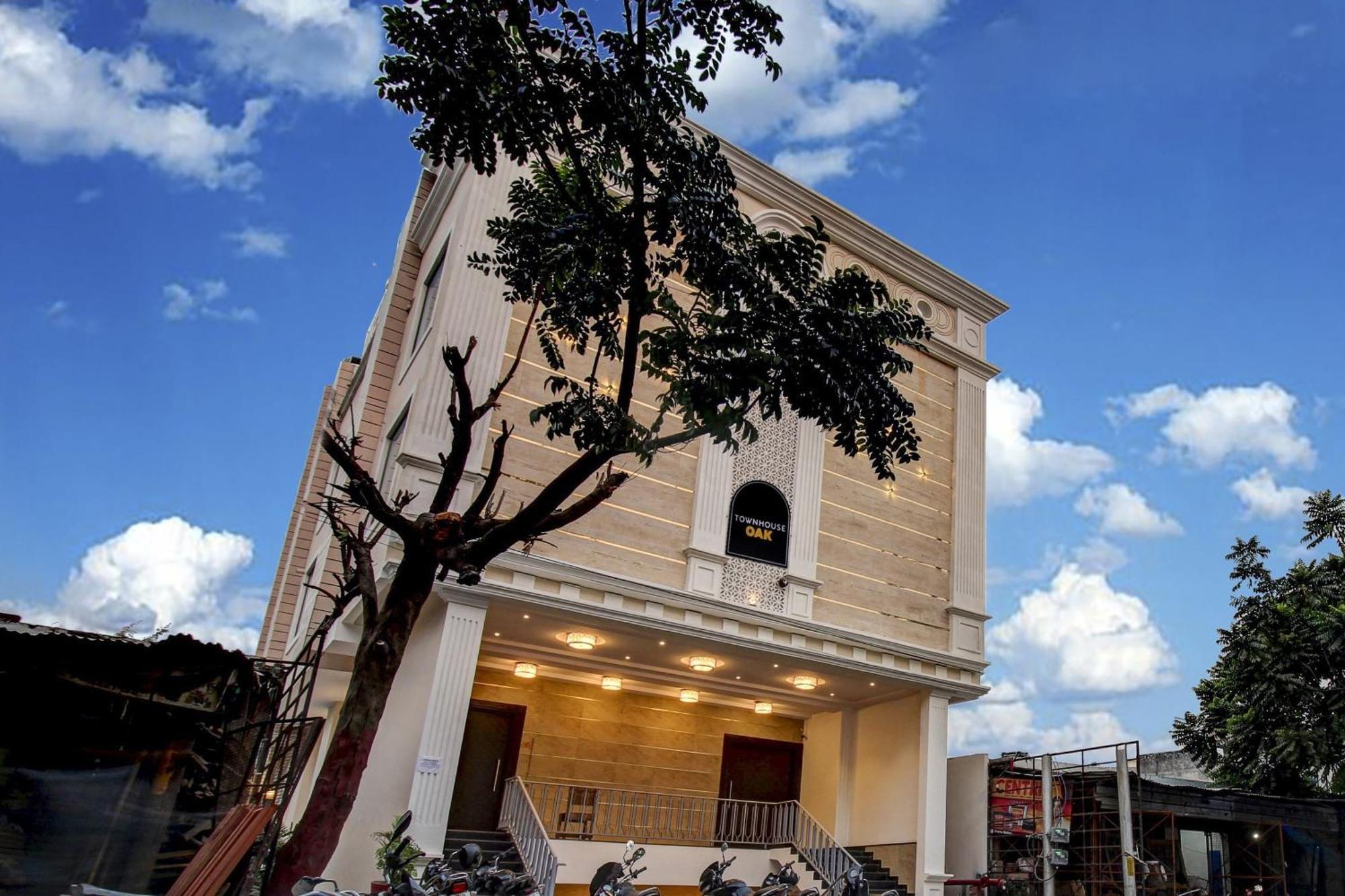 Hotel Super Townhouse Oak Aurelia Grand Lucknow Exterior foto